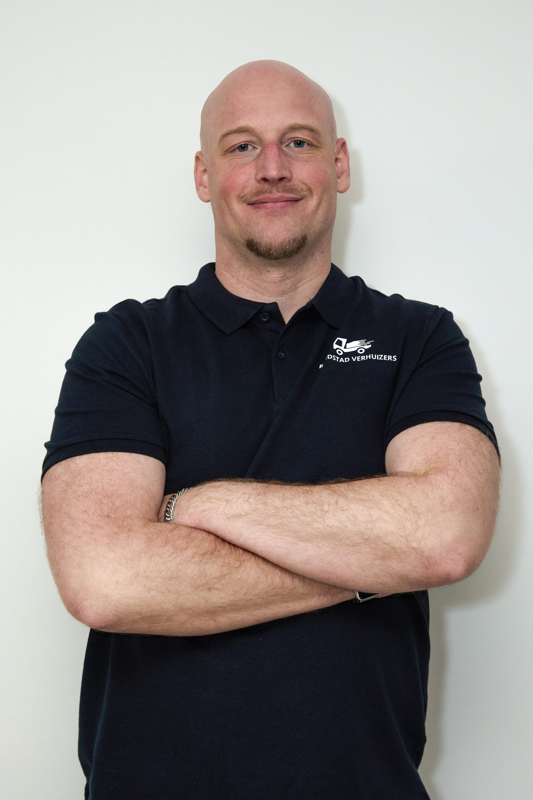 Mijn naam is Arjan en zorg ervoor dat uw verhuizing zorgeloos zal verlopen.